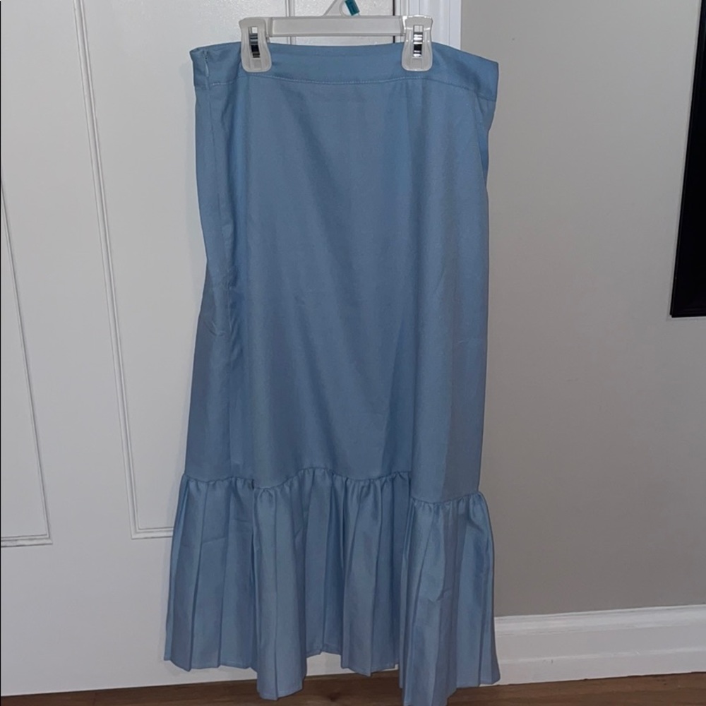 Light Blue Midi skirt with Pleats